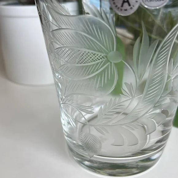 Vintage Metropolitan Museum of Art Etched Glass Vase Decor - Picture 4 of 13